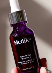 Caroline Hirons Kit 27 - The Spring Clean - Medik8 Hydr8 B5 Intense