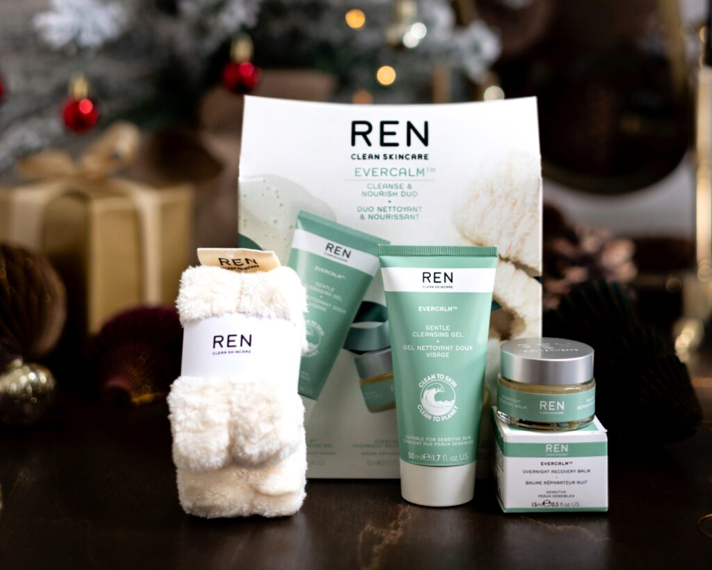 affordable gift ideas - Christmas gifts under £30 - Christmas gift guide REN Skincare gift set