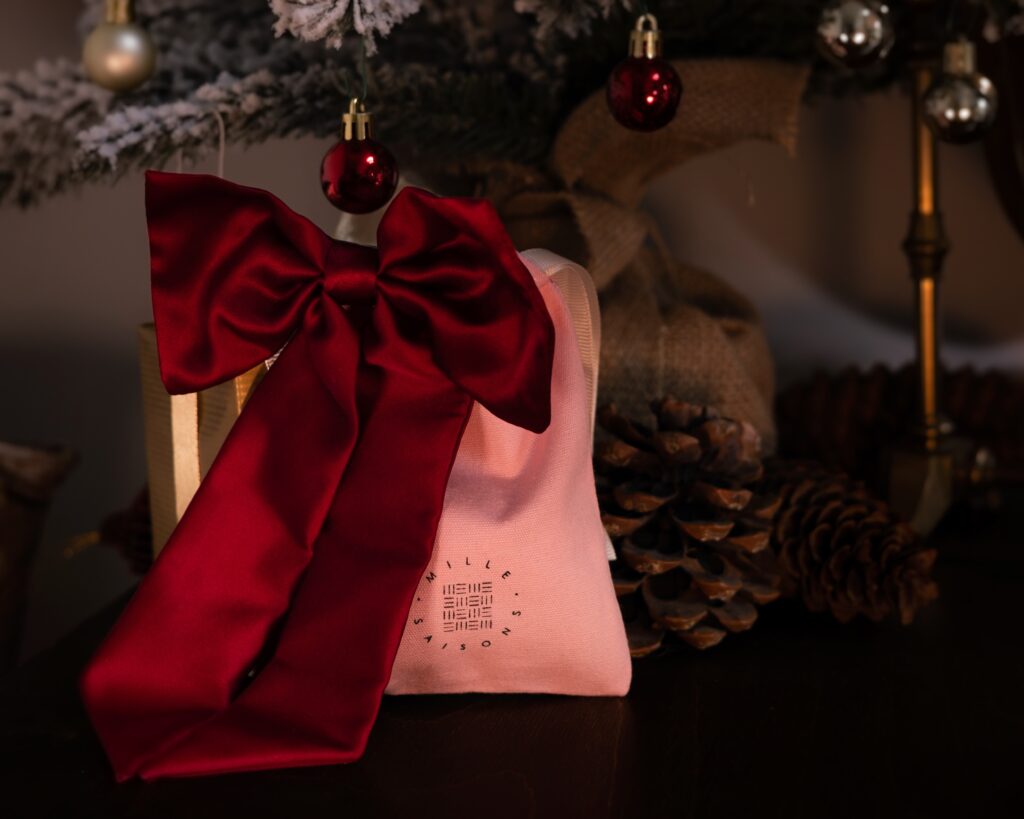 hair gift ideas - silk hair accessories - silk hair bow