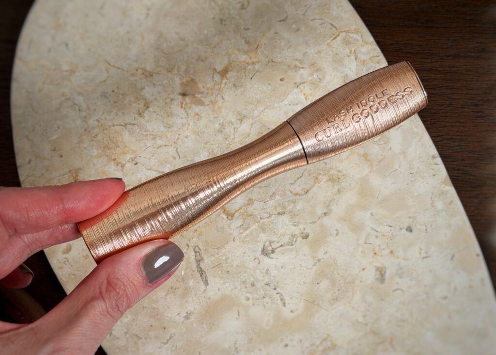 Curling mascara by Lancôme in a rose gold tube