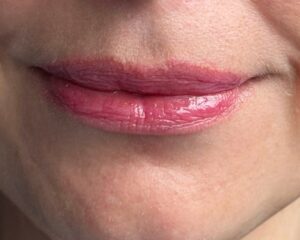 A pink tinted balm that leaves a pretty stain and plumped, hydrated look. Kbeauty skincare